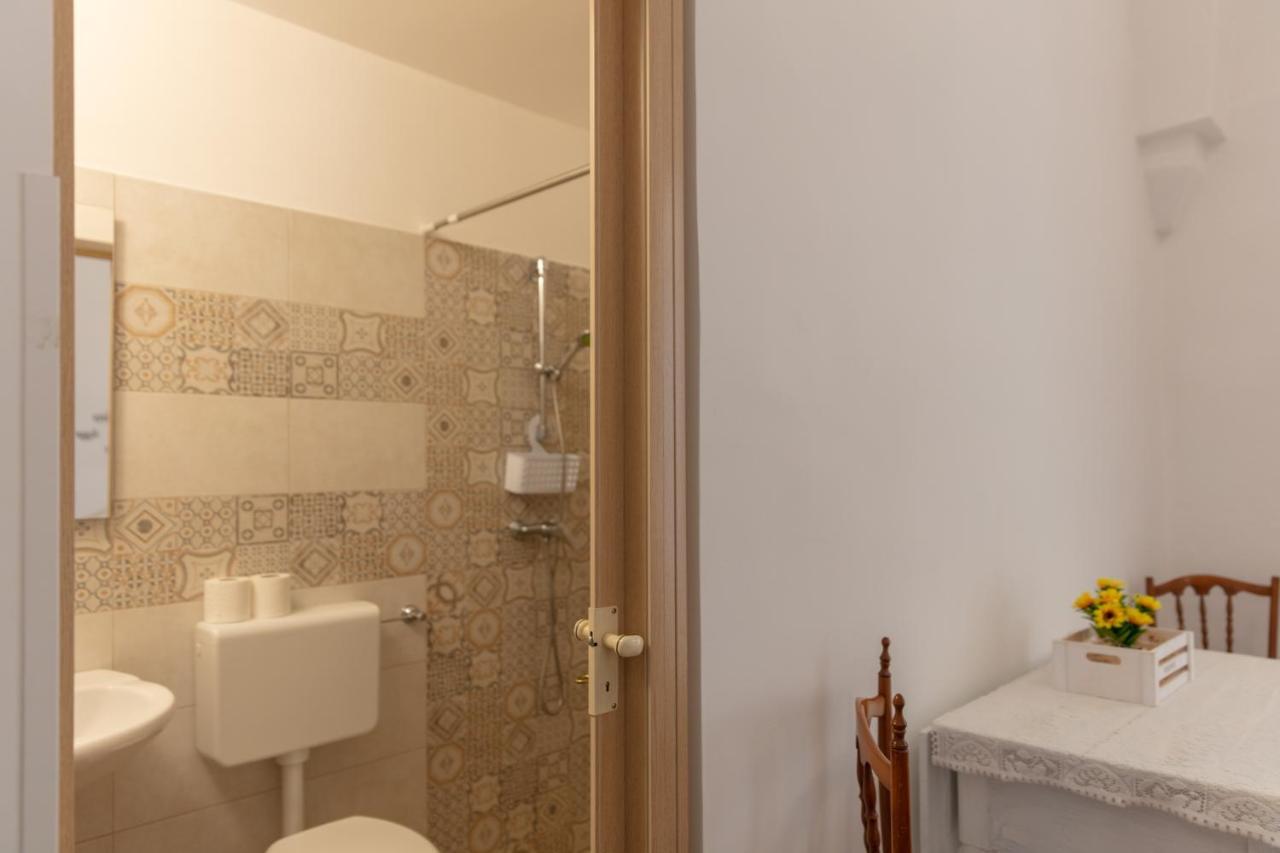 Dimora Dei Nonni 199 Bed & Breakfast Monopoli Ngoại thất bức ảnh